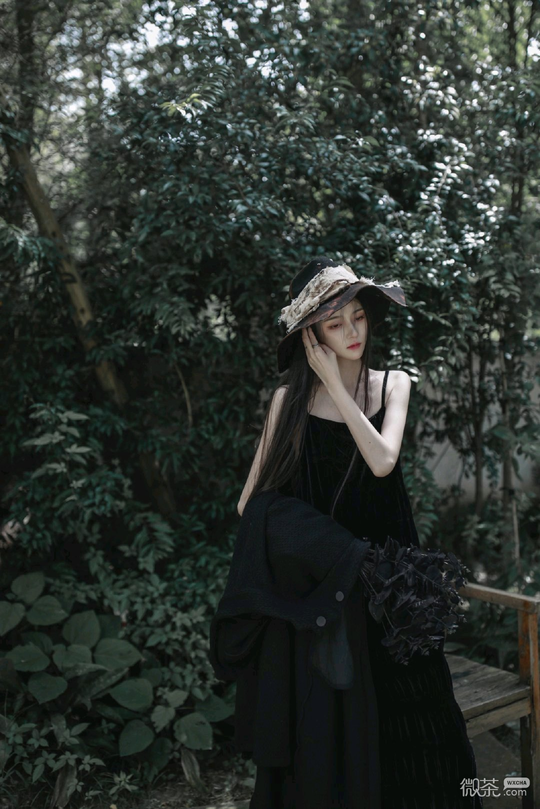 微信冷酷长发御姐女头