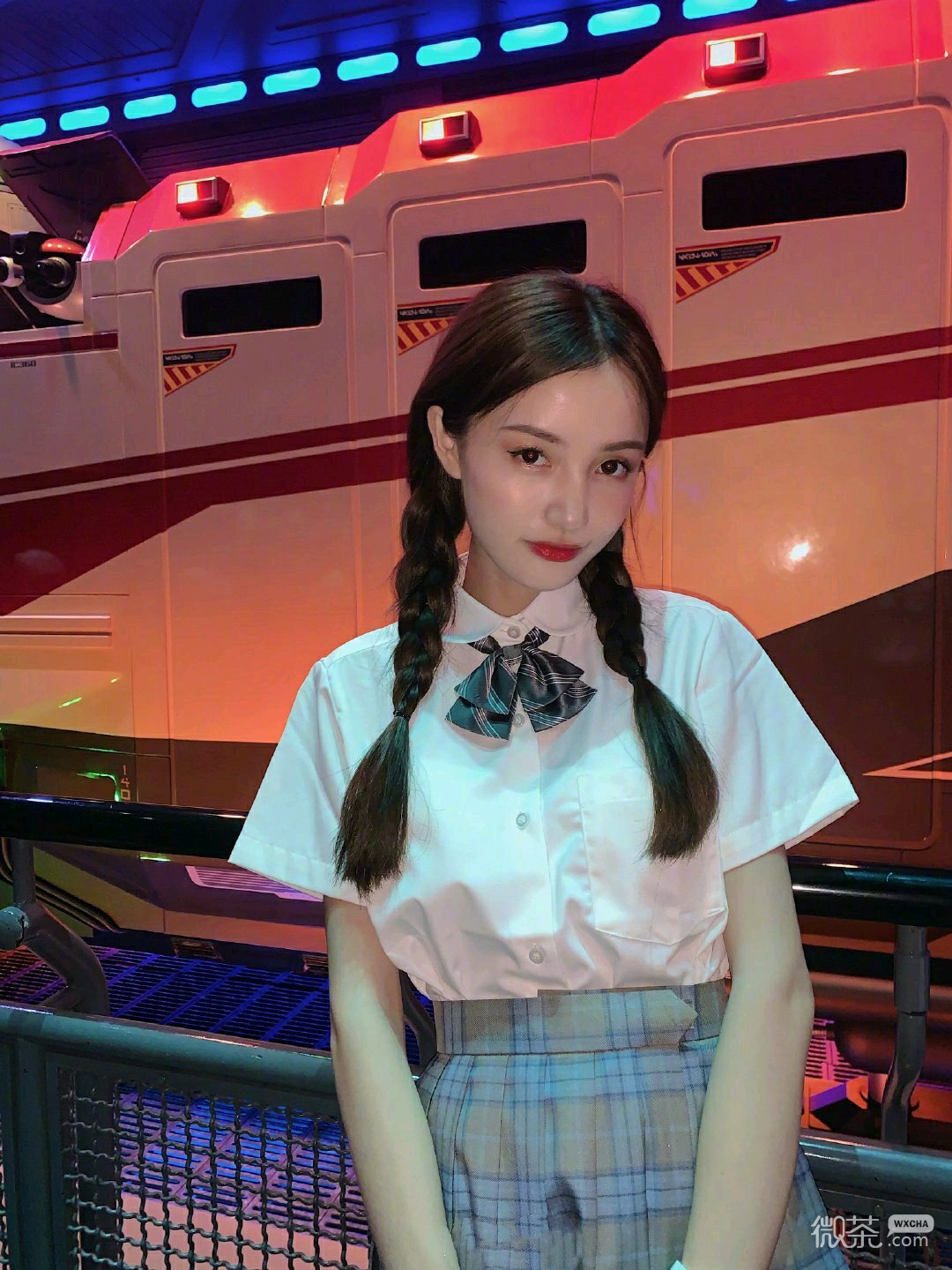 微信冷酷长发御姐女头