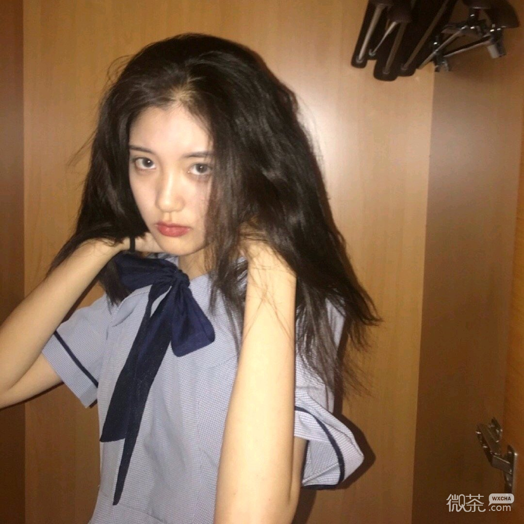 微信冷酷长发御姐女头