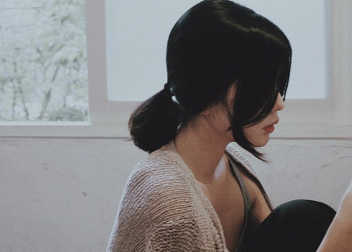 孤独伤感的微信个性女生图片下载