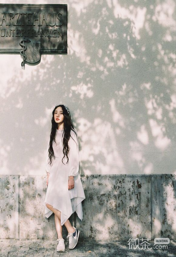 好看颜值高的微信长发女生图片下载