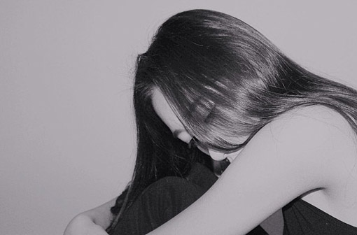 孤独伤感的微信个性女生图片下载