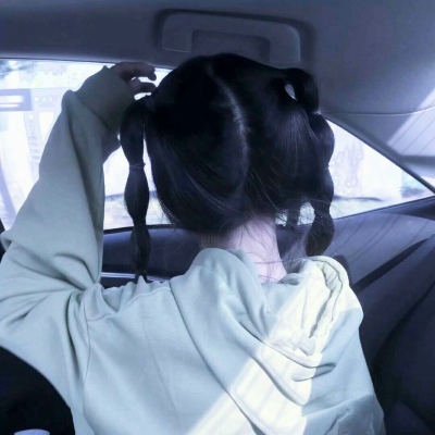 可爱双马尾萌妹子微信头像