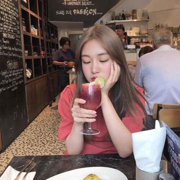 微信长发小清新女生头像