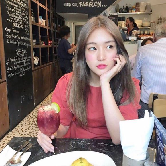 微信长发小清新女生头像