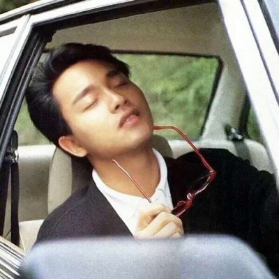 经典怀旧港风的微信男生头像