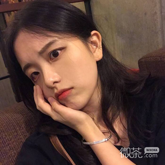 微信冷酷时尚侧脸女生头像