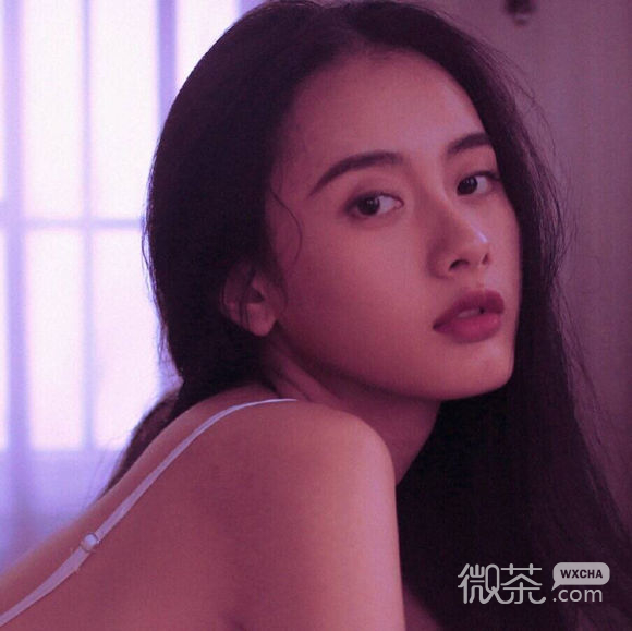 微信冷酷时尚侧脸女生头像