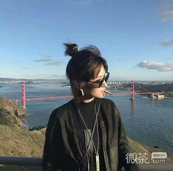 微信冷酷时尚侧脸女生头像