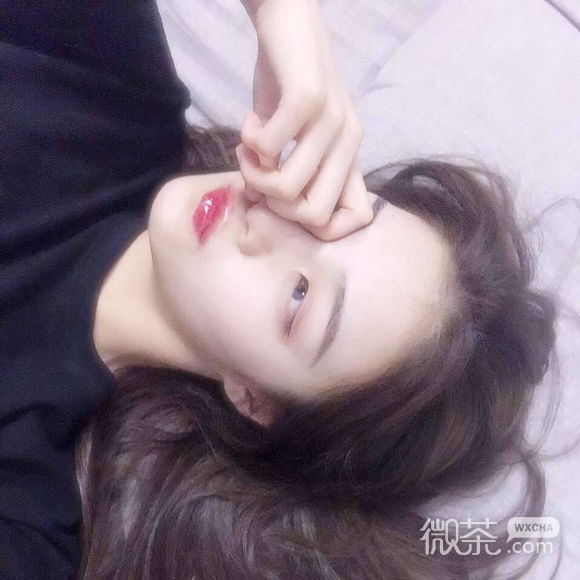 微信冷酷时尚侧脸女生头像