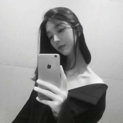 丧系黑白风格的微信伤感女生头像