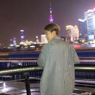 潮流时尚的微信男生头像