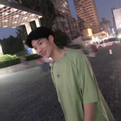 潮流时尚的微信男生头像
