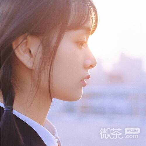 洒脱性感时尚女生头像