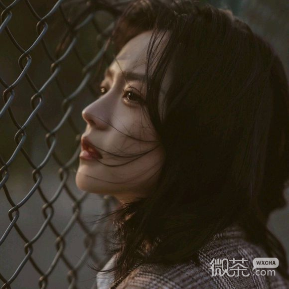 非主流冷酷时尚女生头像