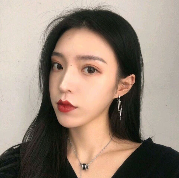 微信伤感冷酷时尚女生头像