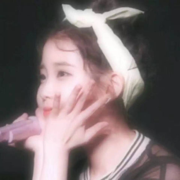 微信冷酷好看女生头像