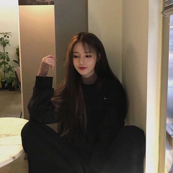 微信冷酷好看女生头像