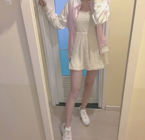 微信冷酷好看女生头像