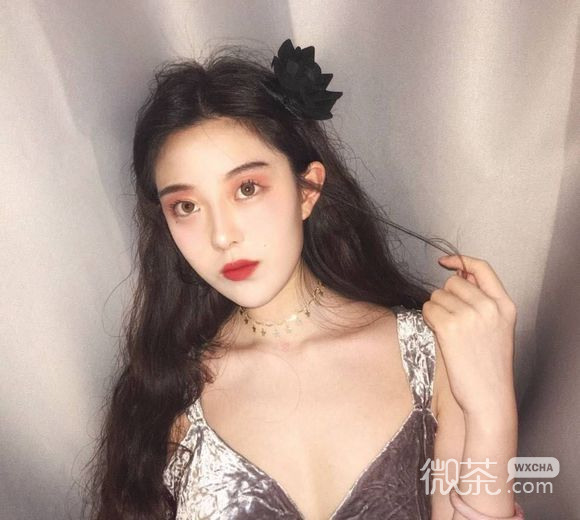 微信冷酷好看女生头像