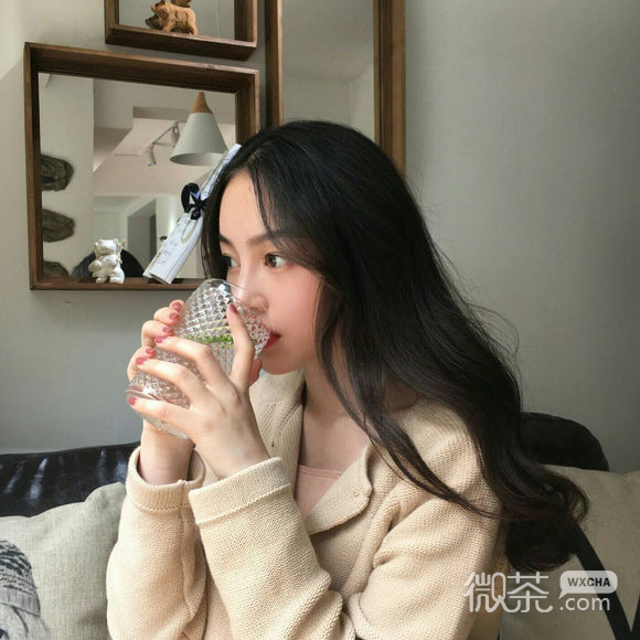 微信冷酷好看女生头像