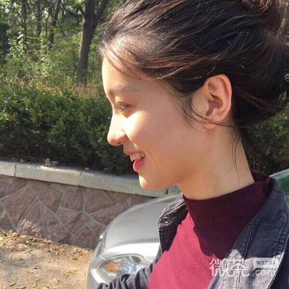 微信冷酷好看女生头像