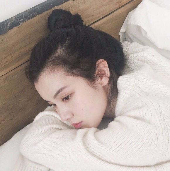 微信冷酷好看女生头像