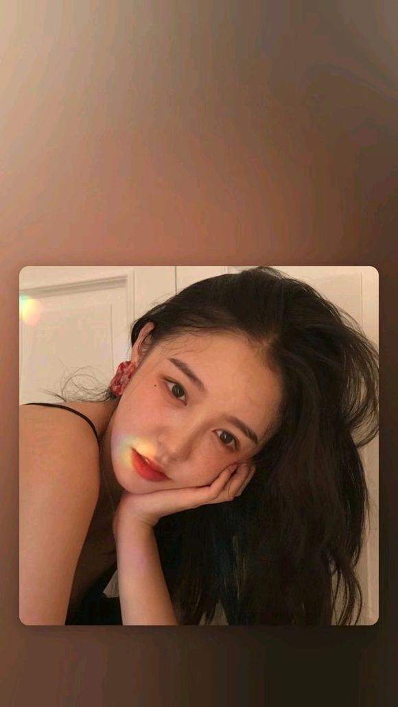 清新可爱长发女生头像