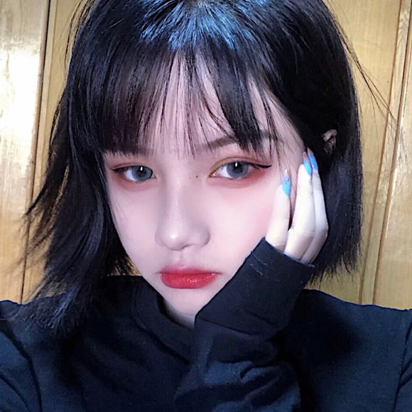 微信潮流高冷时尚女生头像