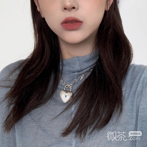 微信冷酷时尚性感女生头像