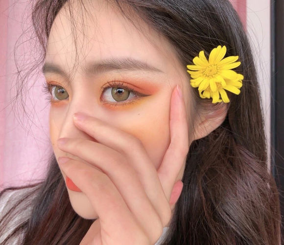 微信潮流高冷时尚女生头像