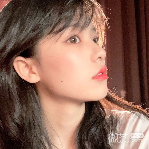 阳光稳重女生头像