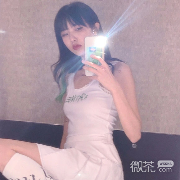 阳光稳重女生头像