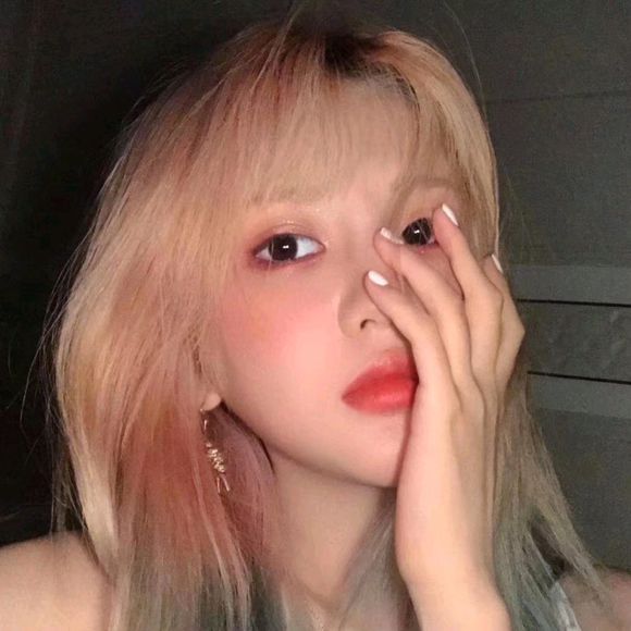 微信成熟清纯女生头像