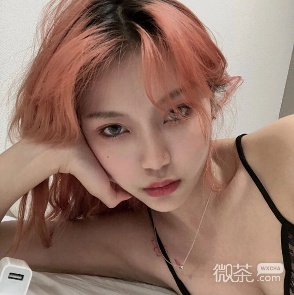 冷酷时尚性感女生头像