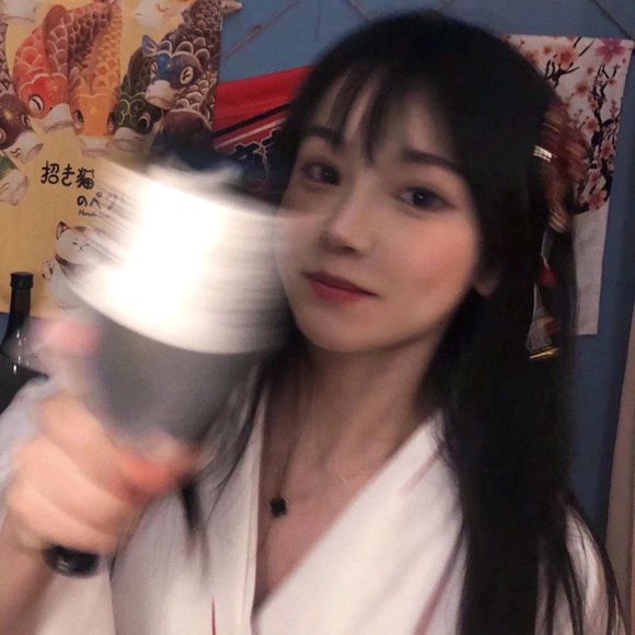 微信成熟清纯女生头像