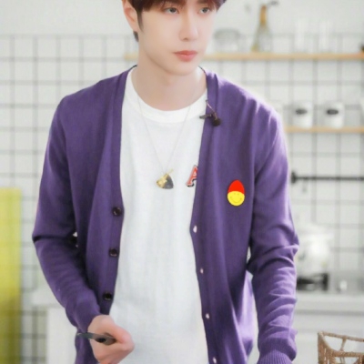 帅气男神王一博系列微信头像套图