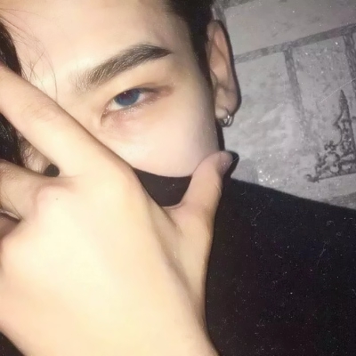 帅气高冷的微信欧美男生头像