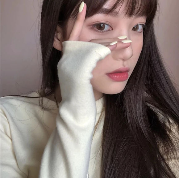 微信潮流高冷时尚女生头像