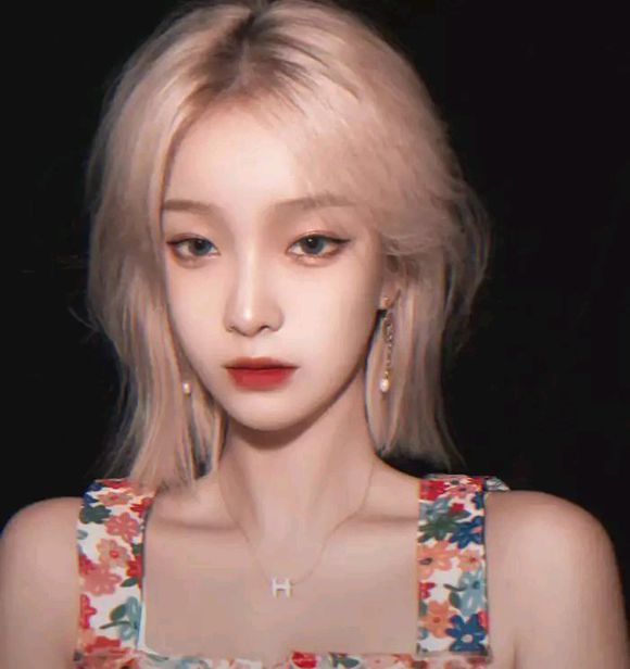 微信成熟清纯女生头像