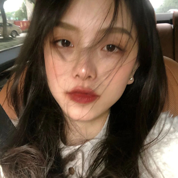 微信潮流高冷时尚女生头像