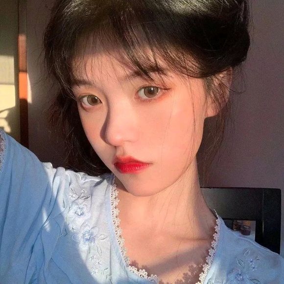 微信成熟清纯女生头像