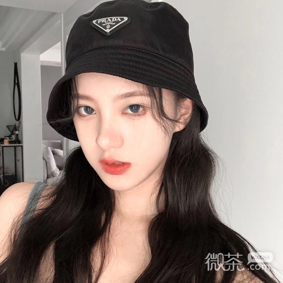 冷酷时尚性感女生头像