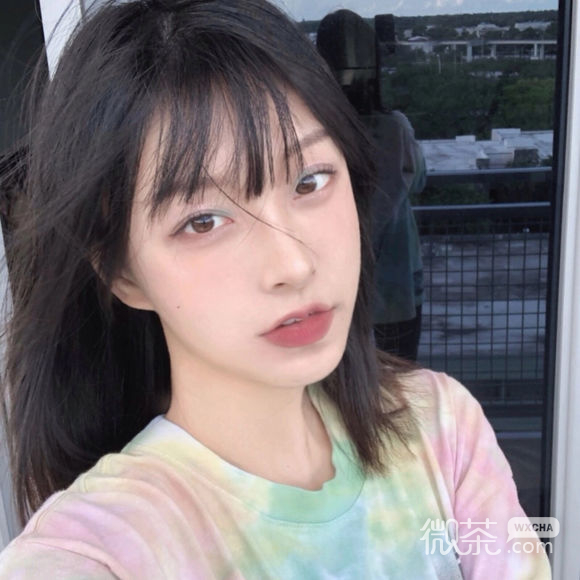 阳光稳重女生头像