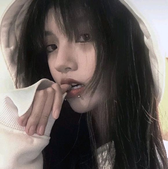 微信成熟清纯女生头像