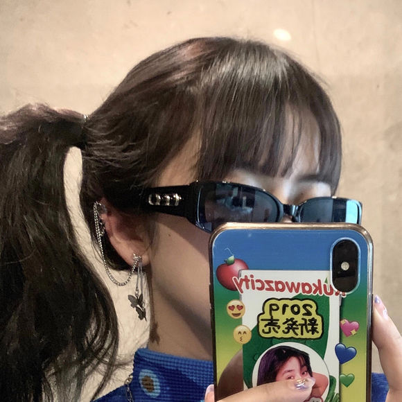 清新可爱长发女生头像