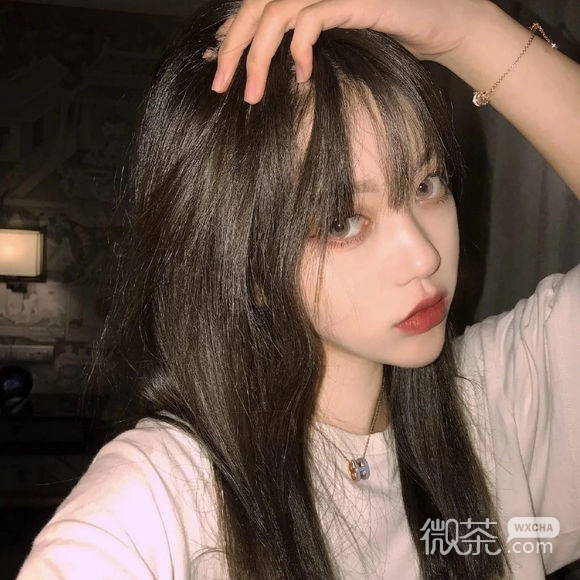 阳光稳重女生头像