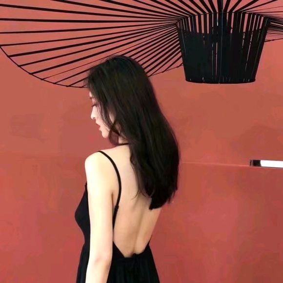 清新可爱长发女生头像