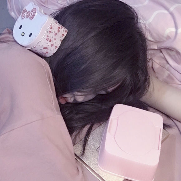 微信潮流高冷时尚女生头像