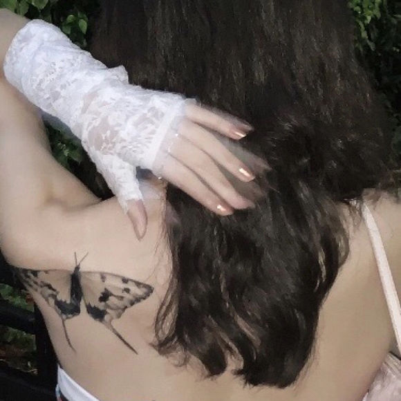 清新可爱长发女生头像